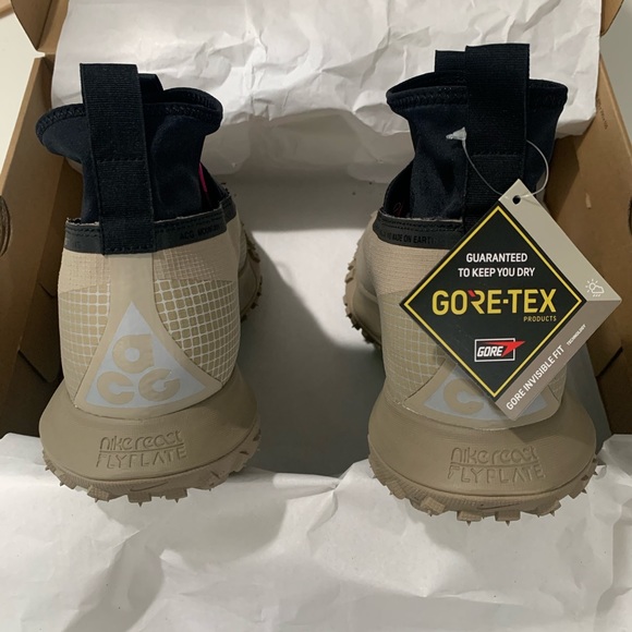 NIKE ACG MOUNTAIN FLY GORE TEX ALL WEATHER PROOF - Picture 7 of 8
